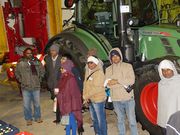 Indische Landwirte auf einer landwirtschaftlichen Einrichtung Indische Landwirte auf einer landwirtschaftlichen Einrichtung