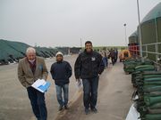 Indische Landwirte auf einer landwirtschaftlichen Einrichtung Indische Landwirte auf einer landwirtschaftlichen Einrichtung